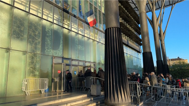 Vingt-et-un mois après le crash, le procès de Pierre Palmade s'est ouvert mercredi à Melun pour le grave accident de la route qu'il a causé en Seine-et-Marne sous l'emprise de stupéfiants, entraînant la chute ultra-médiatisée d'un humoriste populaire englué dans sa toxicomanie.