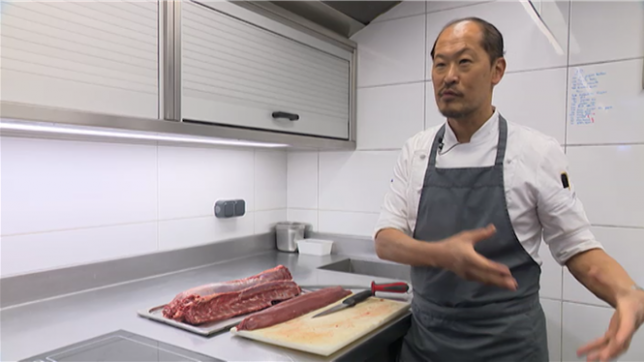 Rencontre avec le chef Sang Hoon Degeimbre. Il a été nommé commandeur de l'ordre de la couronne.
