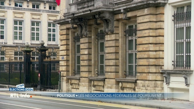 Sur le plan politique, comme tous les jours, depuis le début de la semaine, les négociations se sont poursuivies entre les 5 partis de l'Arizona pour tenter de former un gouvernement fédéral. Une journée de discussion un peu plus courte, aujourd'hui, pour cause de séance à la Chambre.