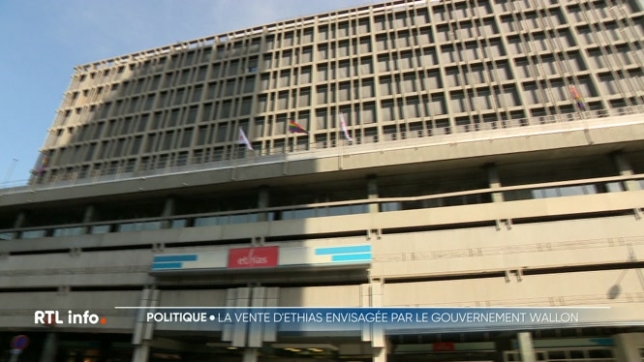 Dans les pistes d'économies, il y a la vente de certains biens wallons, comme l'assureur Ethias. Ce midi, face à Martin Buxant, le ministre-président wallon a confirmé que cette vente pourrait être envisagée.