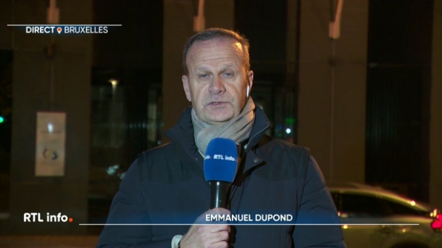 En direct de Bruxelles, Emmanuel Dupond explique que le Parlement de la Fédération Wallonie-Bruxelles doit lui analyser le budget 2025 et que les enseignants s'inquiètent des futures coupes budgétaires.