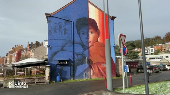 Le tour des régions vous emmène aujourd'hui à Andenne, à Namur et à Mons où des SDF vendent des calendriers à leur profit.