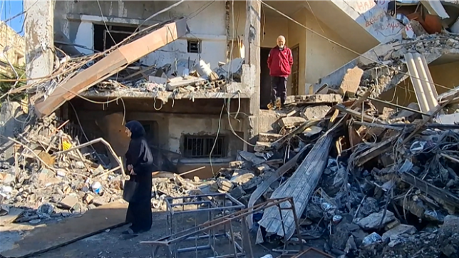 Au Liban, des déplacés retournent dans leurs maisons détruites par les frappes israéliennes