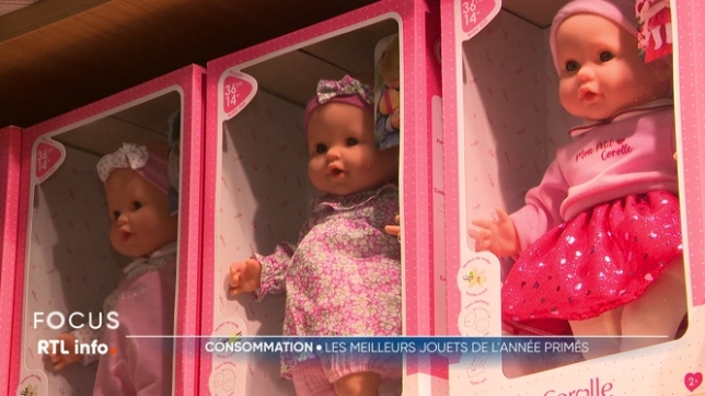 Chaque année, des prix sont attribués en Belgique aux meilleurs jouets. Un robot, une poupée, un jeu de société : comment l'emporter ? Comment conquérir le cœur des enfants ?