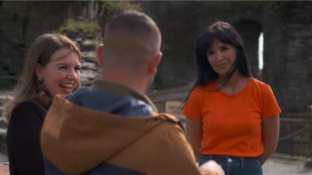 La 16? saison de L’Amour est dans le pré s’achève, laissant derrière elle une myriade de souvenirs, de rencontres et d’émotions intenses. Neuf agriculteurs et agricultrices se sont lancés dans cette quête unique avec un seul objectif : ouvrir leur cœur pour trouver l’amour. Alors, qui a trouvé chaussure à son pied ? Qui repart seul, mais grandi ? Retour sur les moments forts de cette saison.