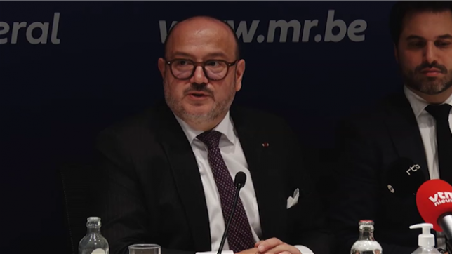 Le nouveau ministre des Affaires étrangères, Bernard Quintin, a prêté serment lundi devant le Roi au surlendemain du choix fait par le MR pour remplacer Hadja Lahbib. Le MR ne voulait pas laisser vacant un poste comme celui-là dans le contexte international actuel.