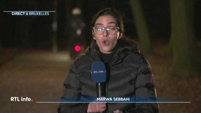 En direct de Bruxelles, Marwa Sebbahi explique qu'une enquête a été ouverte par le parquet de Bruxelles à la suite de la nouvelle plainte et que c'est à la sortie de la discothèque Les jeux d'hiver qu'une jeune femme a été agressée.