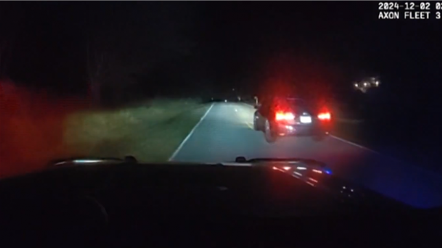 Les images des caméras embarquées montrent tout la scène. Tout le monde s'en sort finalement indemne.