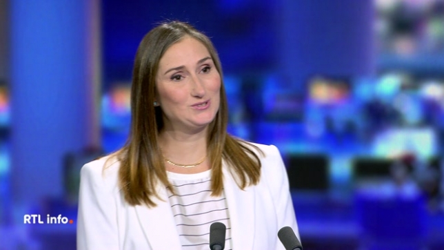 On retrouve en plateau Amélie Schildt pour faire le point sur les 25 ans de mariage du roi Philippe et de la reine Mathilde.