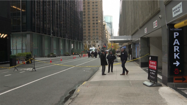 Le patron du premier assureur santé aux Etats-Unis, UnitedHealthcare, a été tué par balle mercredi matin en plein centre du quartier d'affaires de Manhattan, à New York, selon la police qui enquête sur un assassinat ciblé et recherche le tueur présumé dans la capitale mondiale de la finance.