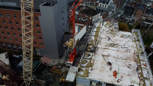 3e955d3c-b199-4e41-84c6-bbd81a17dc9b_hi