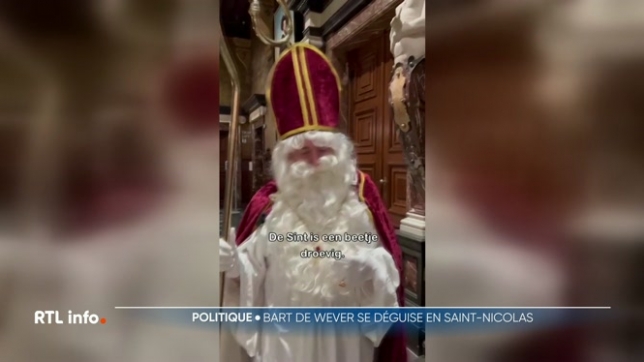 Bart De Wever se déguise en Saint-Nicolas