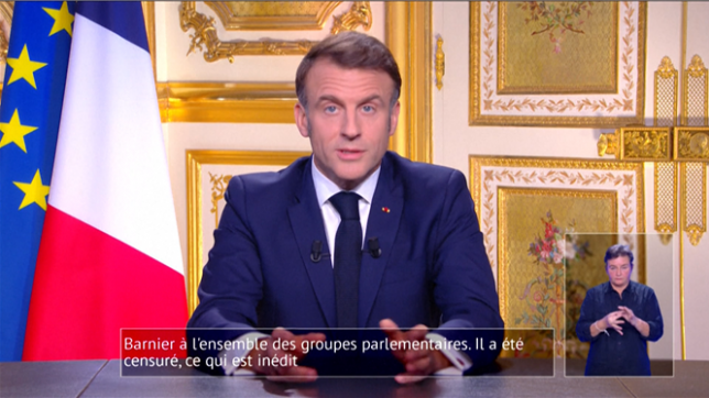 Michel Barnier a été censuré parce que l'extrême droite et l'extrême gauche se sont unies dans un front anti-républicain estime le président de la République Emmanuel macron lors d'une allocution télévisée, au lendemain de l'adoption de la motion de censure qui a renversé le gouvernement Barnier.