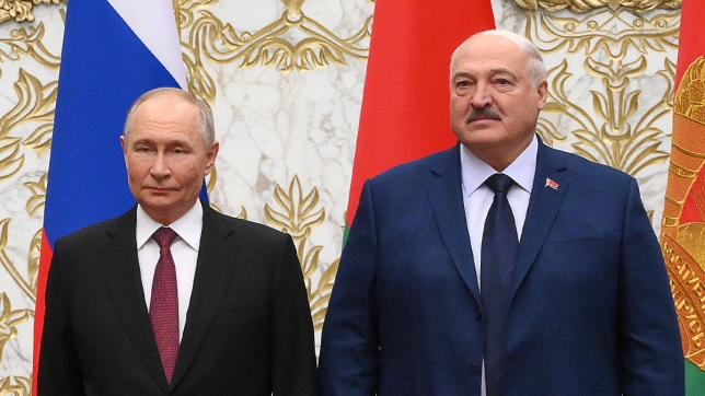 Poutine juge à nouveau "possible" un déploiement de missiles russes au Bélarus