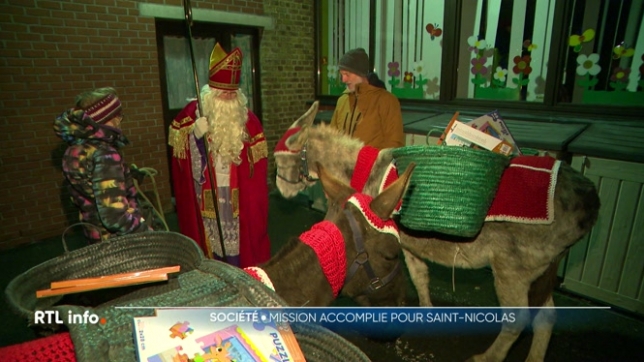 C'est aujourd'hui la Saint-Nicolas, et le grand Saint ne chôme donc pas ce 6 décembre. Il a notamment rendu visite aux enfants sages de l'école du Trou au Sable à Quaregnon. Les élèves avaient passé la nuit en classe et dans le réfectoire pour être sûrs de ne pas le rater.