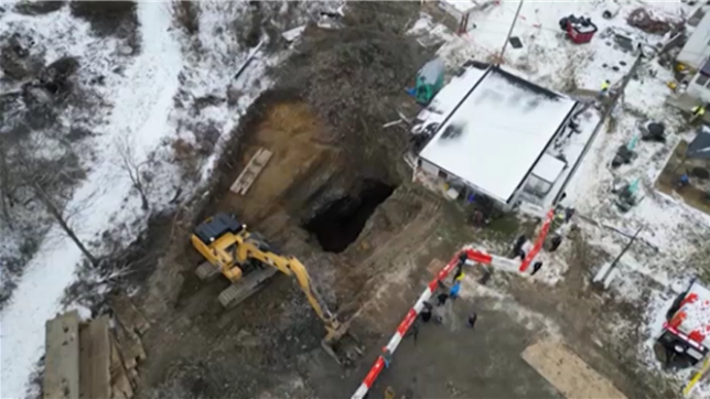 La police de l'Etat de Pennsylvanie dit avoir retrouvé le corps d'Elizabeth Pollard, une femme de 64 ans qui est tombée dans un gouffre alors qu'elle cherchait son chat disparu à Westmoreland. Elle était recherchée depuis trois jours.