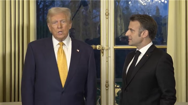 Le monde semble devenir un peu fou en ce moment, déclare Donald Trump, le président élu des Etats-Unis, reçu à l'Elysée par Emmanuel Macron, pour une rencontre bilatérale organisée en marge de la réouverture de la cathédrale Notre-Dame.