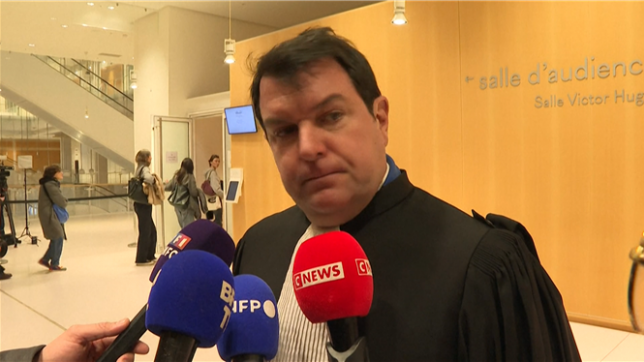 Il y a une sincérité, une authenticité, et j'espère que chacun va pouvoir en prendre la mesure maintenant, affirme Yann Le Bras, à propos de sa cliente, l'actrice Adèle Haenel, lors d'une suspension de séance après l'audition du réalisateur Christophe Ruggia, jugé pour agressions sexuelles sur mineure au tribunal correctionnel de Paris.