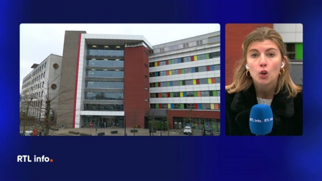 Eddy Merckx se fait opérer en ce moment de la hanche qu'il s'est fracturée hier en chutant lors d'une randonnée effectuée à vélo dans la région de Malines. Une prothèse lui est placée pour remplacer la partie fracturée et trop affaiblie.