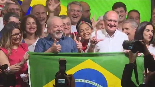 L'état de santé du président brésilien Lula, 79 ans, est stable et il ne présente aucune séquelle après son opération en urgence pour une hémorragie dans le crâne, ont annoncé mardi ses médecins à moins de deux ans de la prochaine présidentielle.