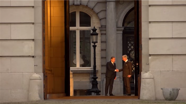 Le formateur du gouvernement fédéral et président de la N-VA Bart De Wever est arrivé mardi à 16h00 au Palais de Bruxelles, pour faire rapport de sa mission au Roi.