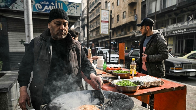 "Une révolution bénie": la vie reprend son cours en Syrie, après la chute de Bachar Al-Assad