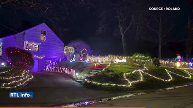Nous avons demandé à nos lecteurs d'envoyer des photos de leur maison décorée pour les fêtes, voici le résultat.