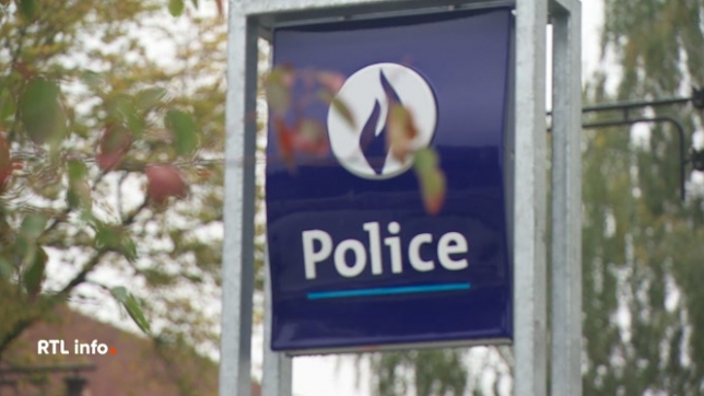 Jean-Hubert Nicolay, l’ancien chef de zone de la police de Mons, est définitivement acquitté suite à l’accident de la route survenu dans la nuit du 10 au 11 mars 2022 à Asquillies. Acquittés aussi : les deux policiers qui ont avoué avoir soufflé à sa place dans l’éthylotest.