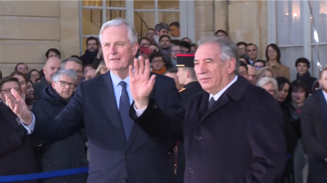 François Bayrou nommé Premier ministre: le président du MoDem est arrivé à Matignon pour la passation de pouvoir
