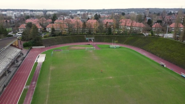 Stéphane Lievens est un passionné de stades de football. Ce Bruxellois en a déjà visités plus de 2.000 dans le monde entier, mais il garde un sentiment particulier pour des stades belges historiques, mais oubliés du grand public. Petit tour en trois étapes.