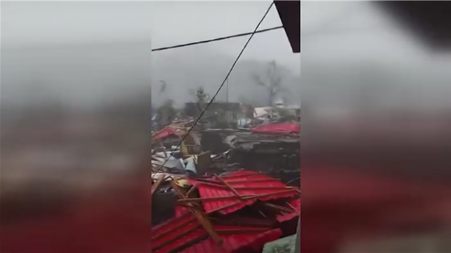 Des vents atteignant 230 km/h, des milliers de foyers plongés dans l'obscurité, et une île coupée du monde : le cyclone Chido a frappé Mayotte ce matin avec une intensité dévastatrice. L’alerte violette impose un confinement total