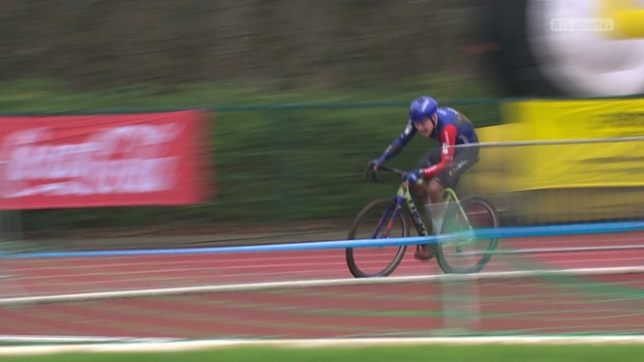 Michael Vanthourenhout a remporté l'épreuve de cyclocross d'Herentals, comptant pour le Trophée X2O, samedi, 4e des 8 épreuves de la saison. Fem van Empel a dominé la course féminine.