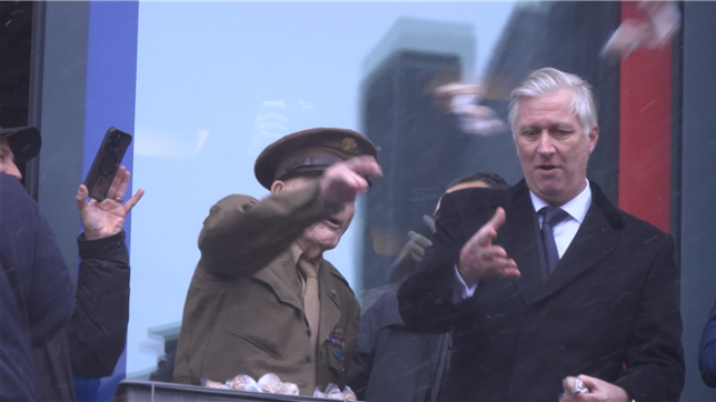 Bastogne: le roi Philippe lance des noix