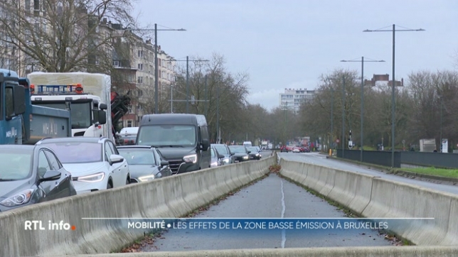 Bruxelles Environnement l'attribue notamment cette baisse à la zone basse émission. Elle interdit les véhicules les plus polluantes dans la capitale. Que signifie cette diminution ?