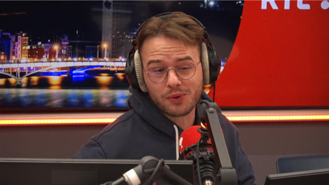 De Pussycat Dolls à Broadway, Nicole Scherzinger continue de nous éblouir. Aujourd’hui, elle est à l’affiche de Sunset Boulevard, une comédie musicale iconique qui fait vibrer le Saint-James Theatre à New York. Une réussite éclatante pour l’ex-leader du girls band légendaire.