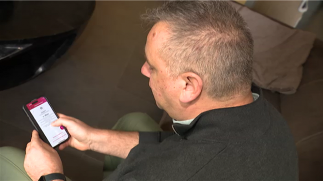 Thomas nous a contacté via le bouton orange alertez-nous. Il a constaté que des fraudeurs avaient réussi à réaliser plusieurs petits retraits pour un total de 160€. Il n’a pourtant jamais perdu sa carte et n’a jamais révélé ses données personnelles. La banque l’a remboursé mais sans aucune explication.