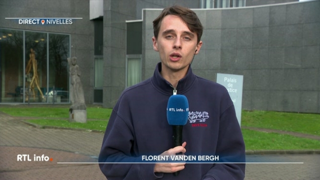 En direct, Florent Vanden Bergh explique que le Palais de justice de Nivelles doit être déménagé avant demain 17 heures, en raison du mauvais état du bâtiment. Cette décision prise en urgence pose de nombreux problèmes logistiques.