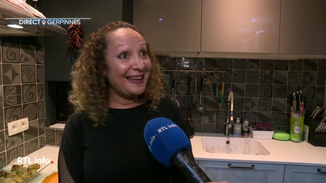 De nombreuses personnes passent le réveillon de Noël en famille. Une tradition qui demeure bien ancrée chez nous. Comme l'explique Aurélie Henneton qui se trouve en compagnie de Sonia, à Gerpinnes.