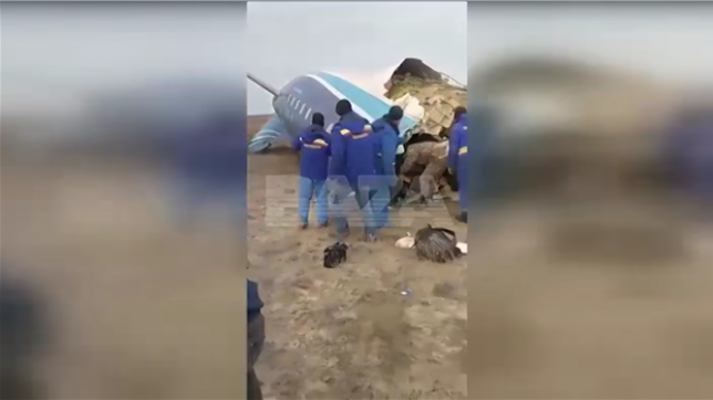 Un avion de ligne s'écrase au Kazakhstan: il transportait 67 personnes à bord.