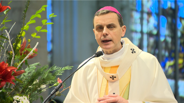 Luc Terlinden, archevêque de Malines-Bruxelles, préside la messe de Noël.