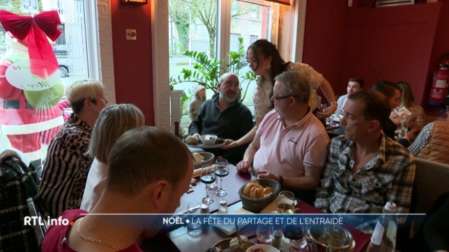 Si pour beaucoup d'entre-vous le 25 décembre est synonyme de repas en famille, à la maison, pour d'autres, la tradition c'est le rest aurant; ambiance en direct.