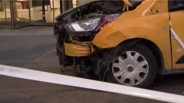Mercredi soir, un accident s'est produit dans les rues de New York. Un taxi a renversé 6 personnes. Les causes de l'accident ne sont pas encore connues.