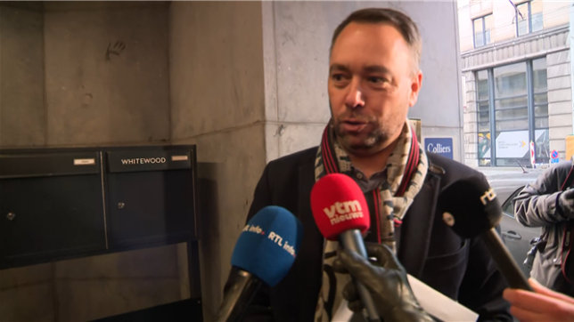 Après une courte pause de Noël mardi et mercredi et des réunions techniques entre experts jeudi et vendredi, les négociateurs principaux de la N-VA, du MR, des Engagés, de Vooruit et du CD&V se réunissaient à nouveau ce samedi.