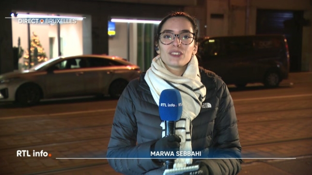 En direct, Marwa Sebbahi explique que Bart De Wever a réuni ce samedi les négociateurs de la coalition Arizona, qui ont discuté de la nouvelle note socio-économique du formateur.