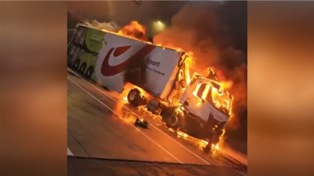 Un camion de bpost a pris feu au centre de tri de Neder-over-Heembeek.