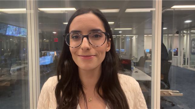 Une voiture de police et un radar se sont garés sur le trottoir de la rue de Frédérique, gênant le passage des piétons. Les forces de l’ordre ont-elles le droit de se garer où elles veulent ?, se demande l'habitante de Hamme-Mille (Brabant wallon).