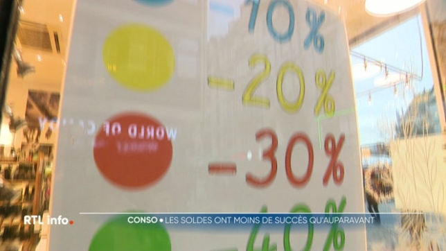 Un mois de bonnes affaires et de ventes à prix réduits, avec beaucoup de stock. D'habitude, c'est une période très importante pour les commerçants qui peuvent écouler leur marchandise mais les soldes ont de moins en moins de succès face au commerce en ligne.