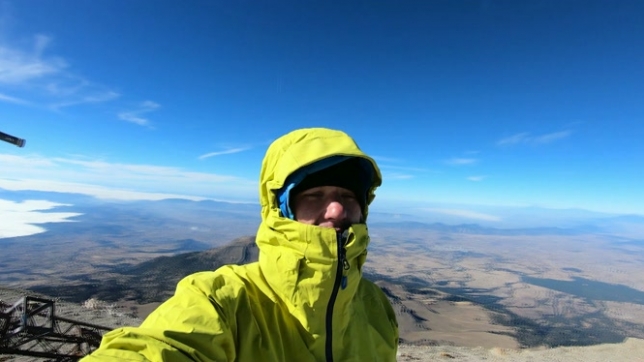 De l'Arctique à la Terre de feu, au sud de l'Argentine, Arnaud a parcouru 35 000 km en six ans, une leçon de courage et de dépassement de soi.