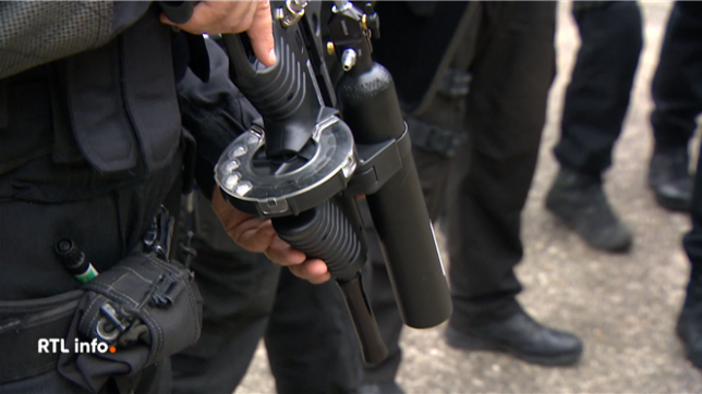Incidents du Nouvel an à Bruxelles: Théo Francken souhaite un recours aux armes non létales plus facile pour la police