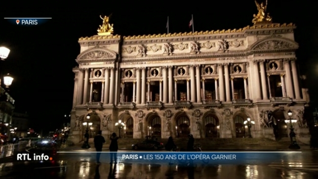 L'Opéra Garnier a été inauguré il y a 150 ans dans la capitale française; c'était le 5 janvier 1875. Paris était alors en pleine reconstruction grâce aux chantiers du baron Haussmann. L'Opéra Garnier est un véritable joyau architectural qui reste l'un des bâtiments les plus visités d'Europe.